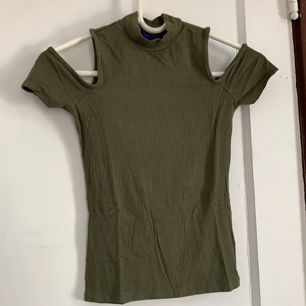 Green short sleeve turtle neck